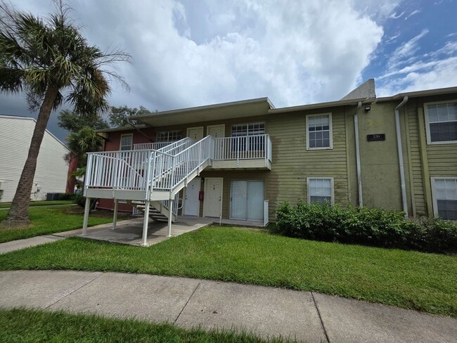 Photo - 220 Lake Parsons Green