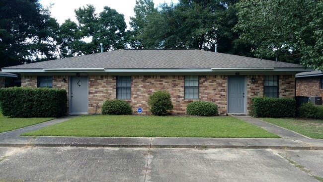 Building Photo - 121 Debra Ln Unit 121