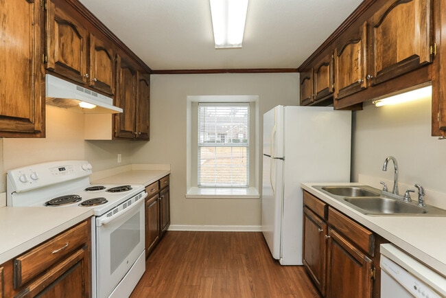 Photo - 1012 Red Oak Dr