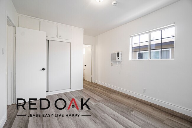 Photo - Beautiful One Bedroom with Spacious Rooms,... Unidad 5