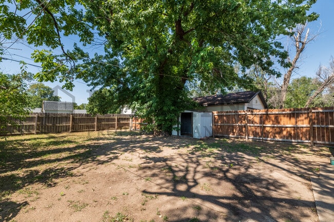 Photo - 617 N Clara St