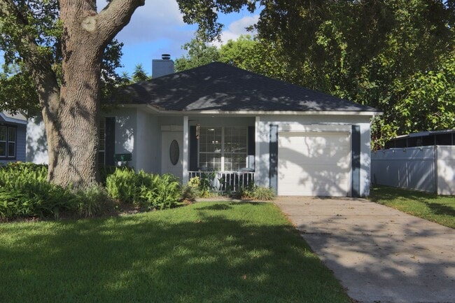 Building Photo - 3/2 with garage in College Park
