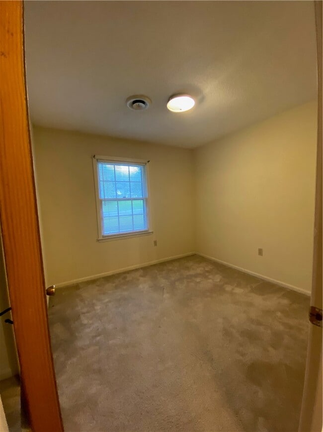 1424 E Calhoun St