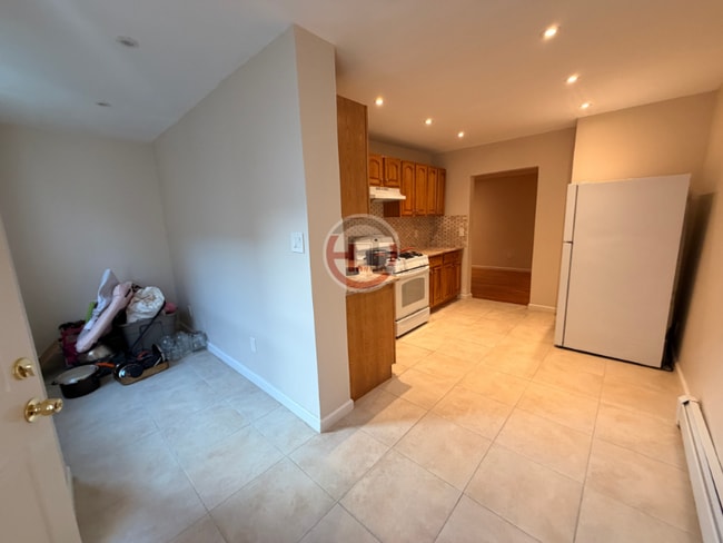 Photo - 2320A Powell Ave