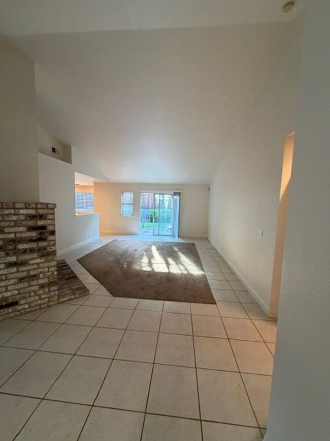 Photo - Beautiful Freshly Painted 3 Bedroom and 2 Bathroom Home in Carmichael $2,995.00 + Water