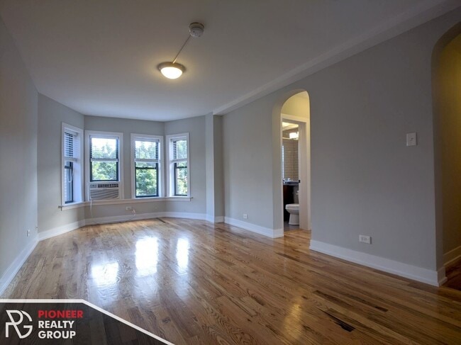 Photo - 556 W Arlington Pl Unit 2