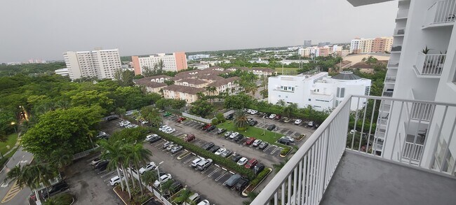 Balcony View - 2801 NE 183rd St Unidad 1211