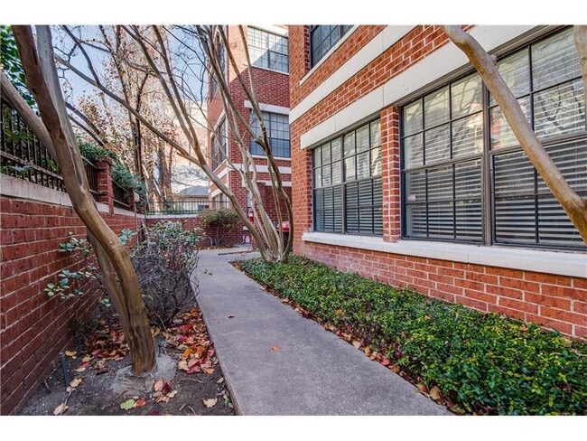 Photo - 712 W 21st St Unidad 202 Rental