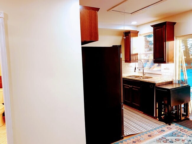 Building Photo - 20 Reichold Rd Unit B Rental