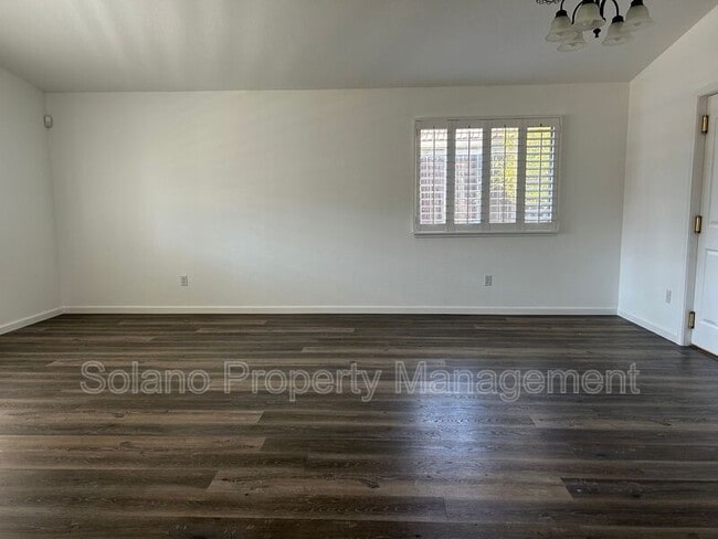 Photo - 542 Fiesta Ct