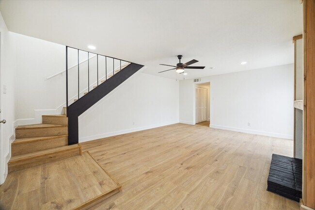 Photo - 7822 Pacific Pearl St Unidad True