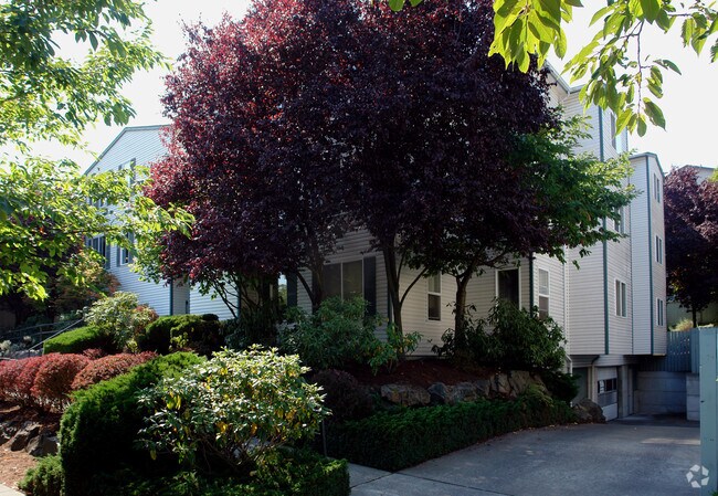 Building Photo - Bismark