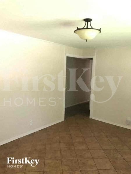 Photo - 1605 Seminole Ln