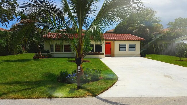 Building Photo - 160 NW 7th St Rental