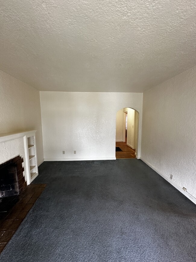 Photo - 8106 Holly St