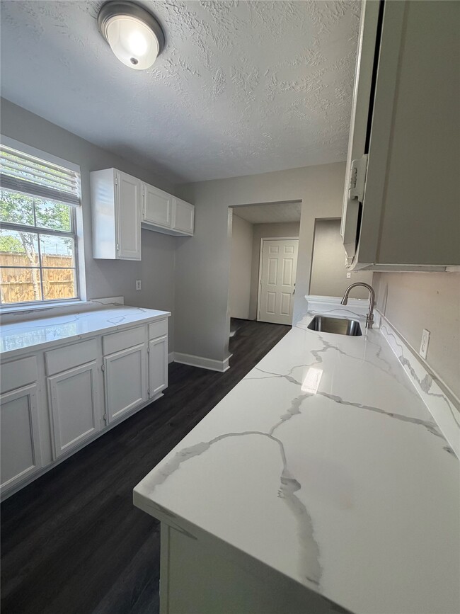 Photo - 1315 Bernard St