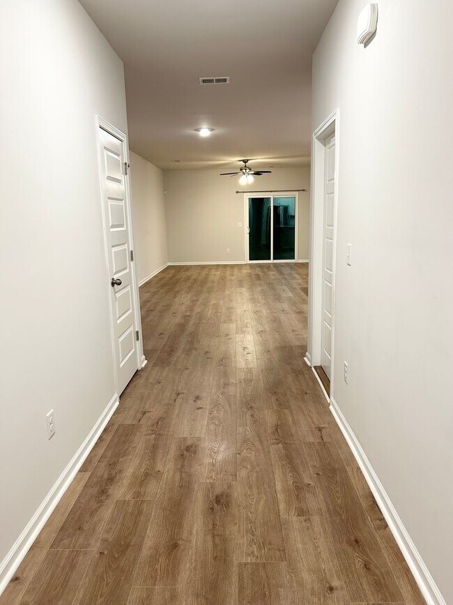 BEAUTIFUL 6 bedroom / 3 bath home located House Rental in Myrtle