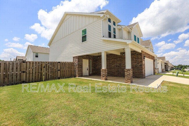 Photo - 2011 Wildflower Dr