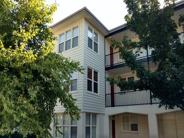 Photo - Apartment next to Bill Snyder Family Stadi...