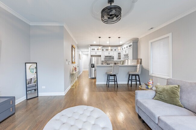 Photo - 4634 S Langley Ave Unit 2