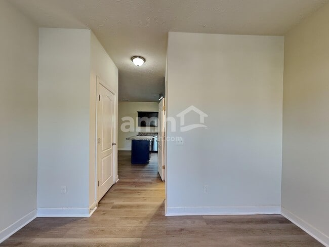 Photo - 908 Cabernet Trl