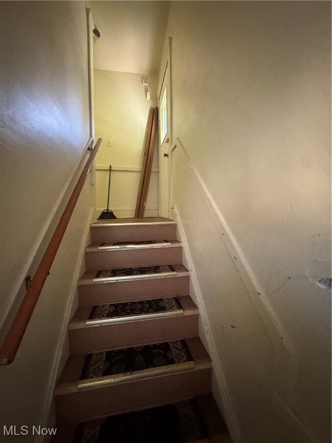 Building Photo - 3660 E 76th St Unit Down