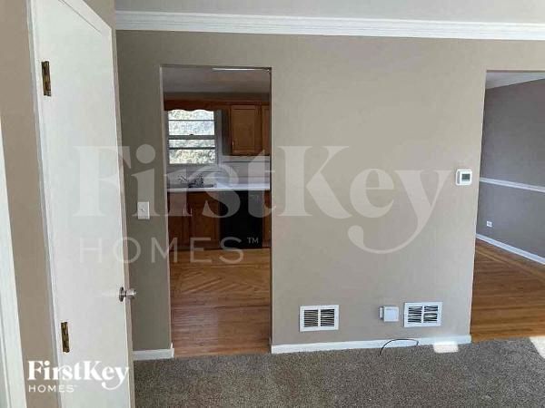 Photo - 28W560 Bolles Ave