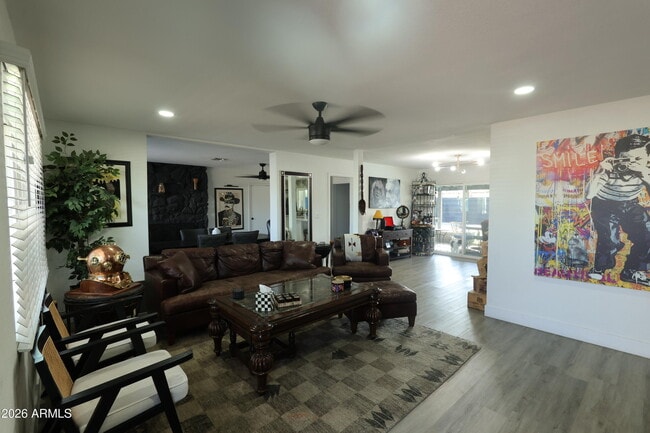 Photo - 1011 W Elna Rae St