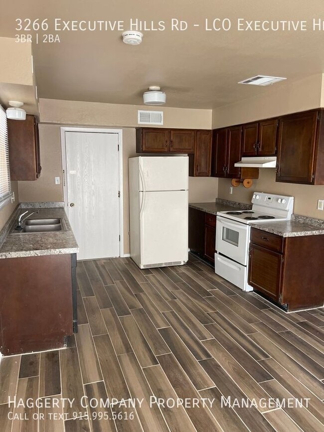Building Photo - 3266 Executive Hills Rd Unit A