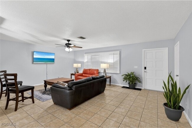 Building Photo - 211 S Lake Dr