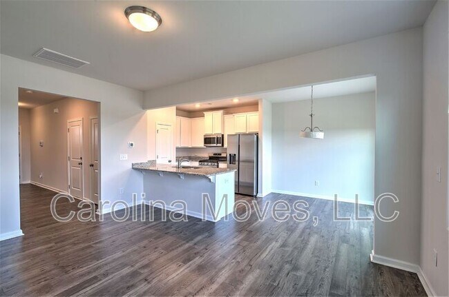 Photo - 32 Apricot Ln