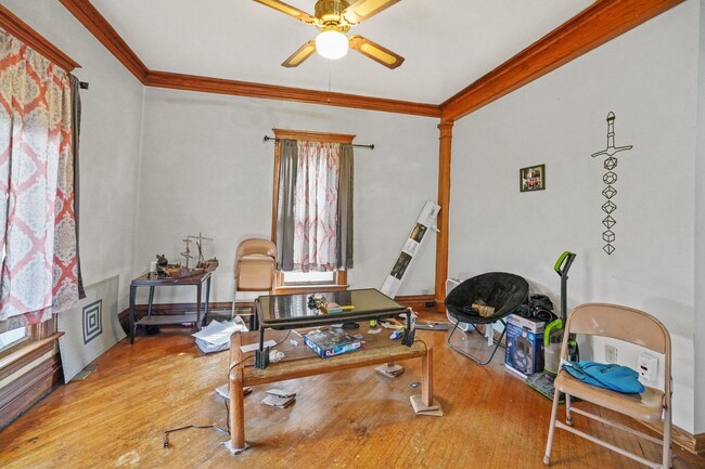 Photo - 1407-1411 Main Unit Front Apartment