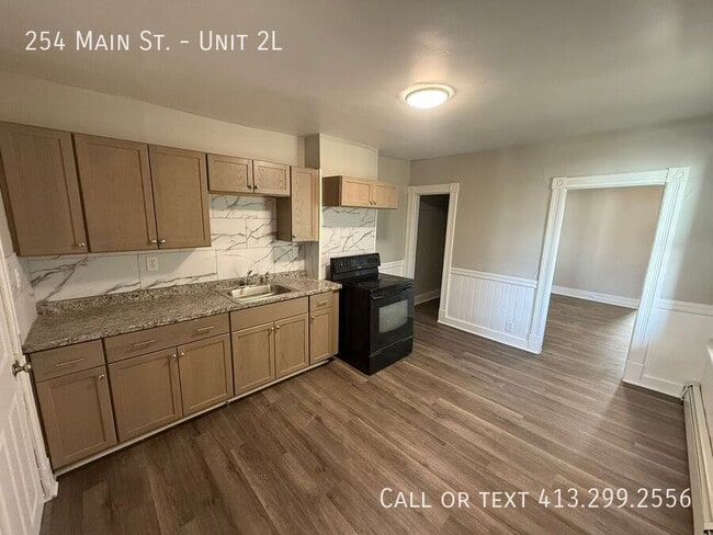Building Photo - 254 Main St Unit 2L