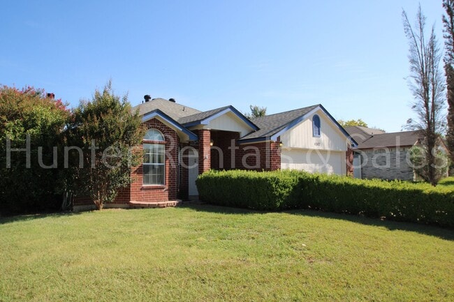Photo - Exceptional Living with Vaulted Ceilings, Cozy Fireplace & Expansive Outdoor Space