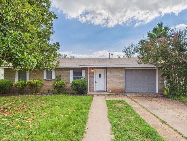 Building Photo - 3/1.5 Home in Established