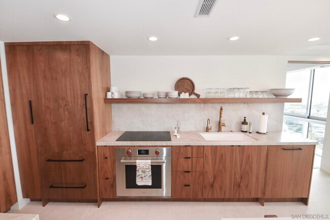1780 Avenida Del Mundo Unit 1008