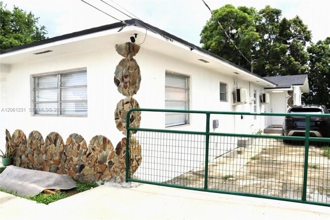 Photo - 3144 NW 29th St Unit 1