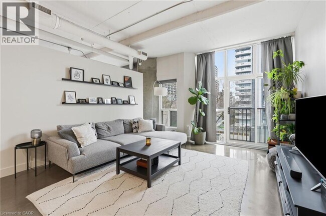 Photo - 66 Bay St S Unit 510