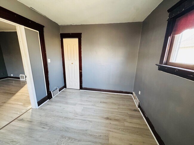 Photo - 2816 E 125th St Unidad 2