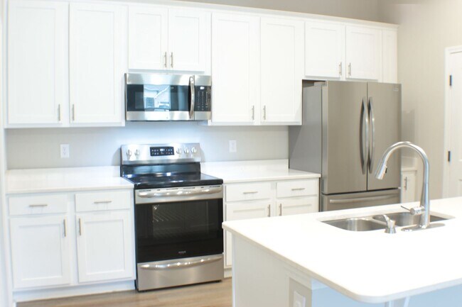 Photo - GREAT LOCATION IN CYPRESS GATES COMMUNITY