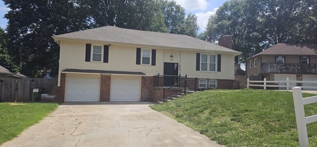 Photo - Move in special - Newly Renovated SF in North KC