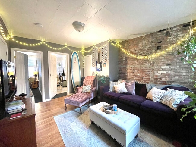 Building Photo - 92 Endicott St Unit 2