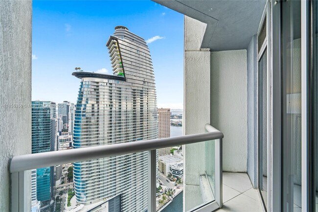 Building Photo - 475 Brickell Ave Unit 4708 Rental