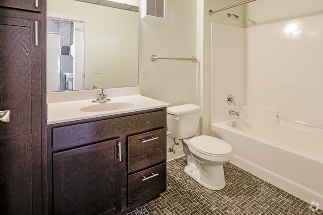 Photo - La Pompadour Apartments