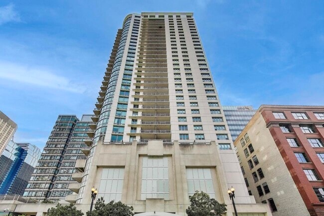 Building Photo - 125 S Jefferson St Unit 2405 Rental