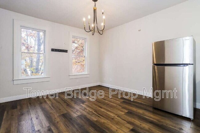 Photo - 1106 G St Unit 5