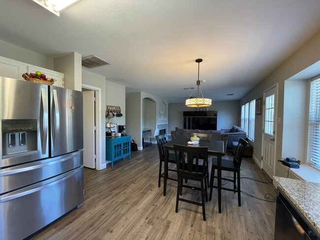 Photo - 10506 Tiger Way Unit A