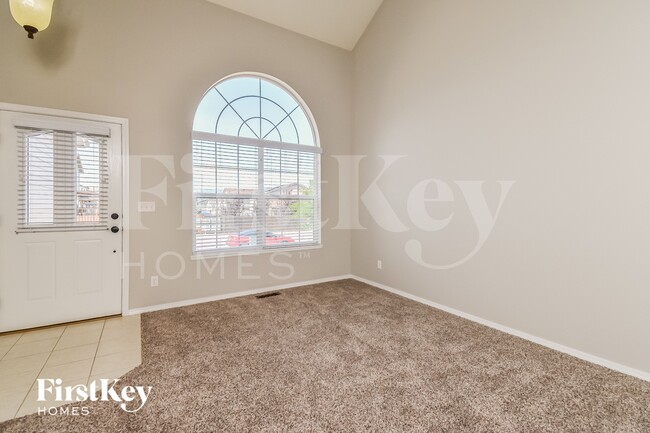 Photo - 1749 Dewhirst Dr