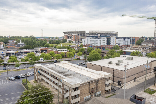 Aerial - Cobblestone Court Rental