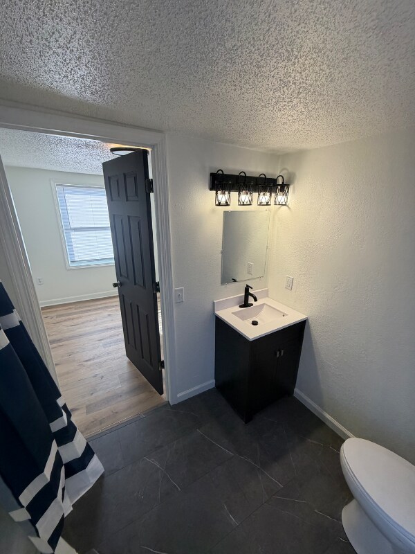 Photo - 2451 Chelsea Ave